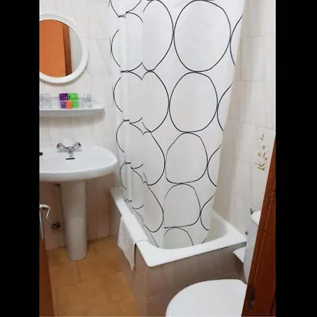 Guest house In - Double And Single - Pension Oria 2 Luarca